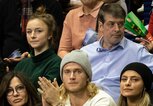 Simone Thomalla, Loris Karius und Sophia Thomalla | © Getty Images | Florian Pohl