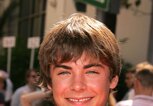 Zac Efron im Jahr 2004 in Los Angeles. | © Getty Images | Jeffrey Mayer