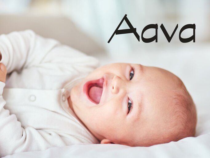 Lachendes Baby mit dem Namen Aava | © iStock | PeopleImages