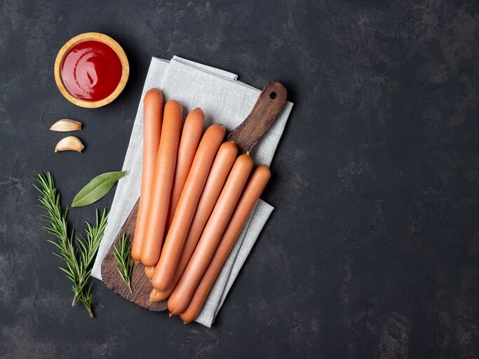 Rohe Frankfurter Würstchen | © iStock.com | Dmitrii Ivanov