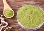 Superfood Moringa in Pulverform | © iStock.com / Luis Echeverri Urrea