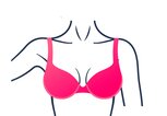 T-Shirt-Bra | © Extezy / shutterstock.com