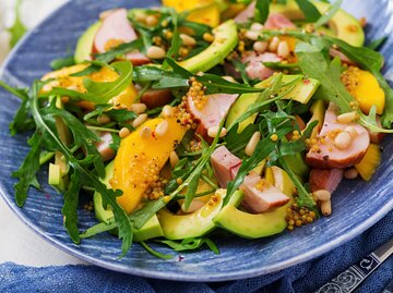 Mango Avocado Salat | © Getty Images/	Elena_Danileiko