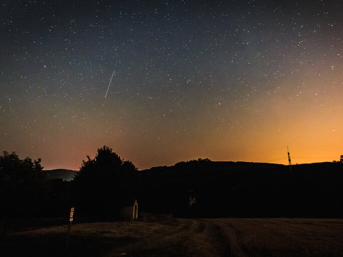 Sternschnuppen am Himmel in Deutschland | © GettyImages/Andreas_Zerndl