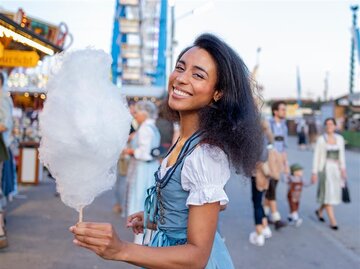 Frau im Dirndl | © Getty Images/EMS-FORSTER-PRODUCTIONS