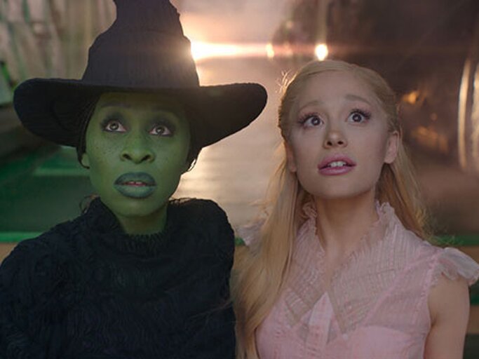 Cynthia Erivo und Ariana Grande im Kinofilm Wicked | © Universal Pictures