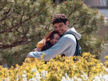  Anna Cathcart und Noah Centineo in XO, Kitty, Staffel 2 | © Park Young-Sol/Netflix