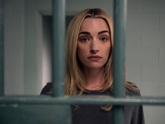 Brianne Howey als Georgia Miller in der Netflix-Serie Ginny & Georgia | © AMANDA MATLOVICH/NETFLIX